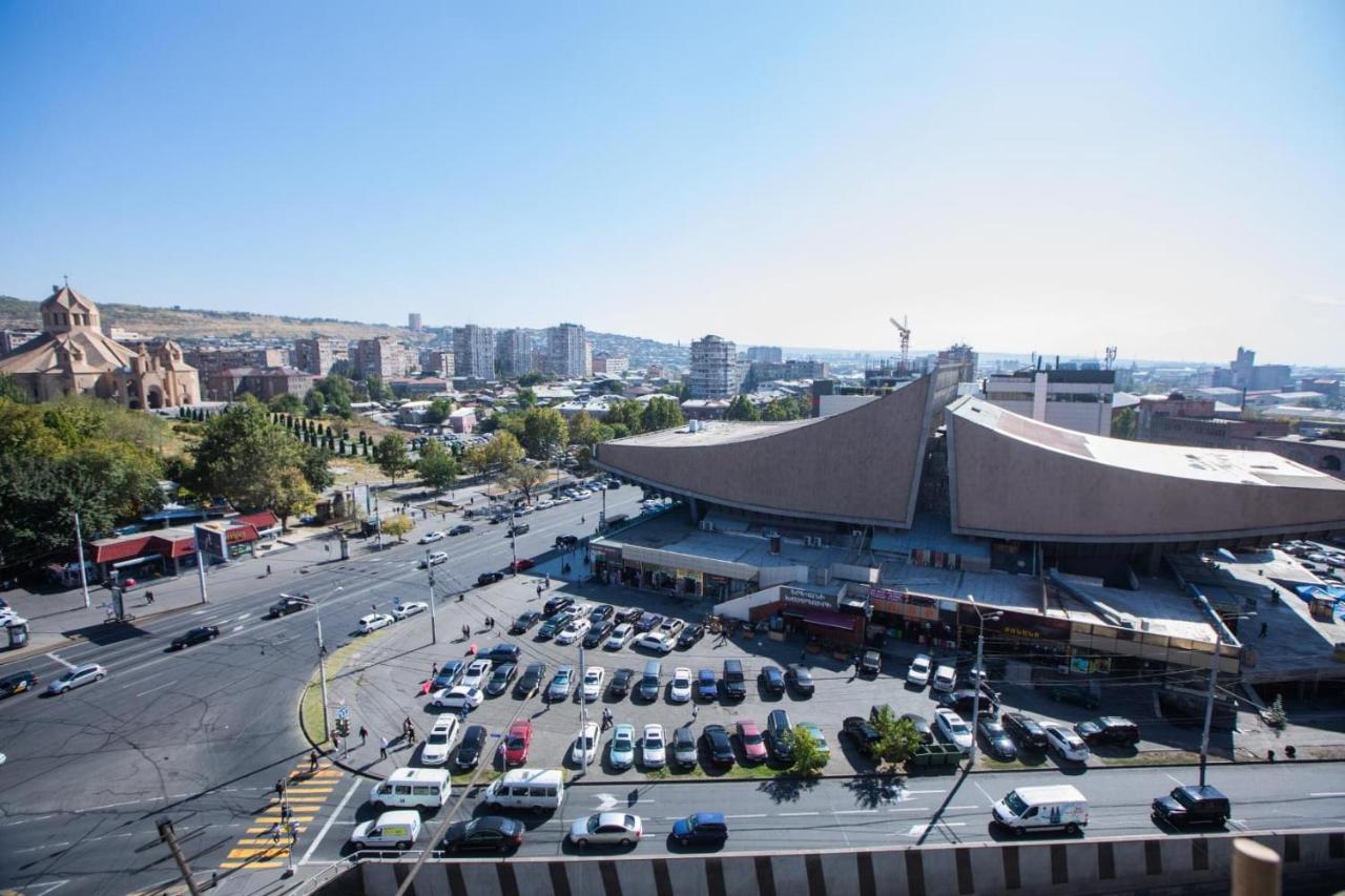 Hotel Tigran Mets Erywań Zewnętrze zdjęcie