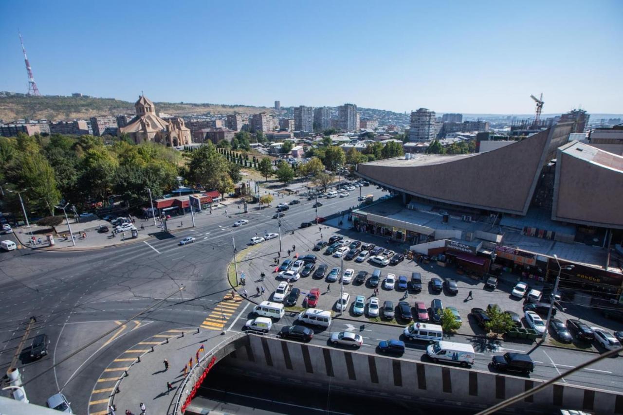 Hotel Tigran Mets Erywań Zewnętrze zdjęcie